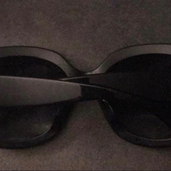 Chanel authentic sunglasses purchased from Neiman Marcus king of Prussia - Picture 4 of 11